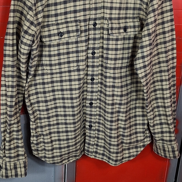 Filson mens Alaskan guide heavyweight flannel shirt size Medium - Picture 3 of 5
